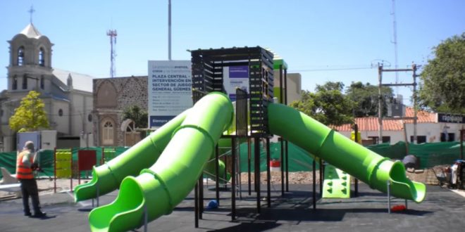 Renovaron los juegos de la plaza central de General Güemes